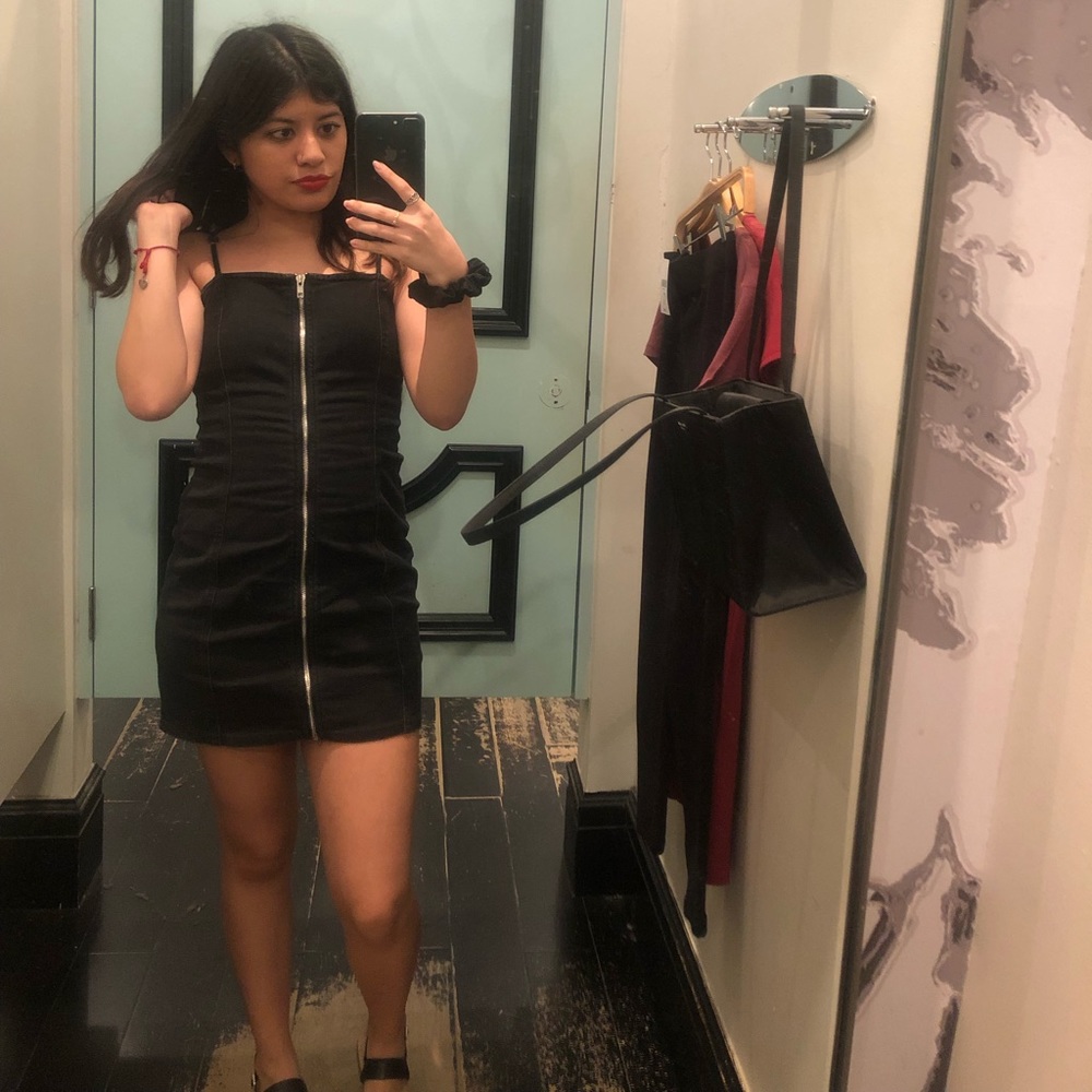 black zip up dress